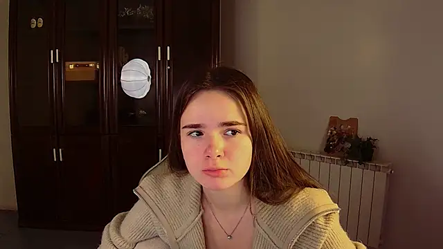 Snapshot of May_Bloom chatting on 10/31/25, 05:19 May Bloom online show from 10/31/25, 05:19