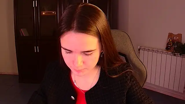 Snapshot of May_Bloom chatting on 11/05/25, 05:18 May Bloom online show from 11/05/25, 05:18