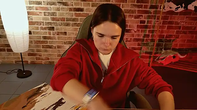 Snapshot of May_Bloom chatting on 11/10/25, 05:28 May Bloom online show from 11/10/25, 05:28