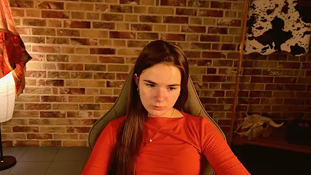 Snapshot of May_Bloom chatting on 11/18/25, 05:23 May Bloom online show from 11/18/25, 05:23