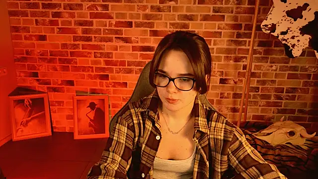 Snapshot of May_Bloom chatting on 02/26/26, 02:49 May Bloom online show from 02/26/26, 02:49
