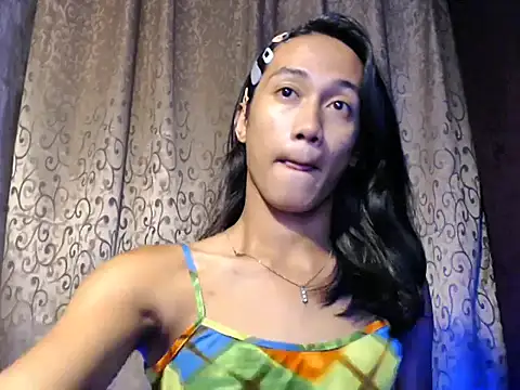 Snapshot of taylaxuxu chatting on 11/12/25, 09:47 taylaxuxu online show from 11/12/25, 09:47