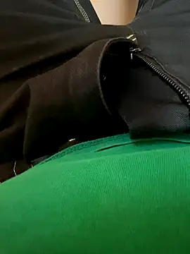 Snapshot of Ing-O2 chatting on 11/17/25, 11:49 Ing-O2 online show from 11/17/25, 11:49