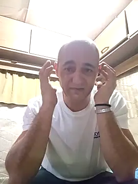 Emanuell1983 online show from 12/18/25, 08:15