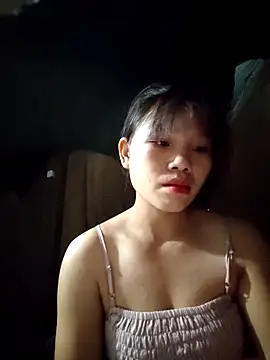 Snapshot of linh-miu99 chatting on 11/11/25, 01:49 linh-miu99 online show from 11/11/25, 01:49