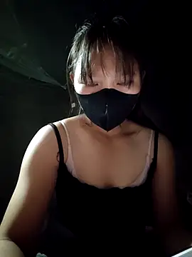 Snapshot of linh-miu99 chatting on 11/13/25, 04:55 linh-miu99 online show from 11/13/25, 04:55