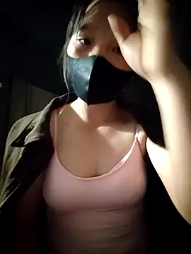 Snapshot of linh-miu99 chatting on 11/17/25, 05:08 linh-miu99 online show from 11/17/25, 05:08