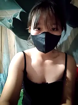 Snapshot of linh-miu99 chatting on 11/22/25, 01:48 linh-miu99 online show from 11/22/25, 01:48