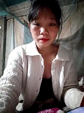 Snapshot of linh-miu99 chatting on 11/26/25, 01:01 linh-miu99 online show from 11/26/25, 01:01