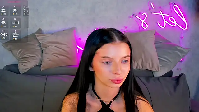 Eva Mayers online show from 10/30/25, 12:34