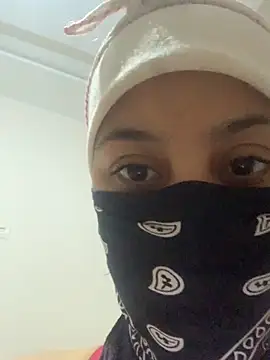 Snapshot of Lara_Arab chatting on 10/27/25, 06:28 Lara Arab online show from 10/27/25, 06:28