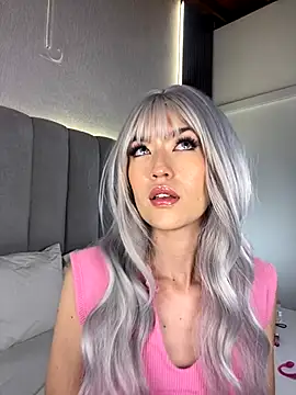 Snapshot of Tiny_Dream chatting on 10/25/25, 08:25 Tiny Dream online show from 10/25/25, 08:25