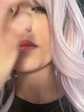 Snapshot of Tiny_Dream chatting on 12/13/25, 08:04 Tiny Dream online show from 12/13/25, 08:04