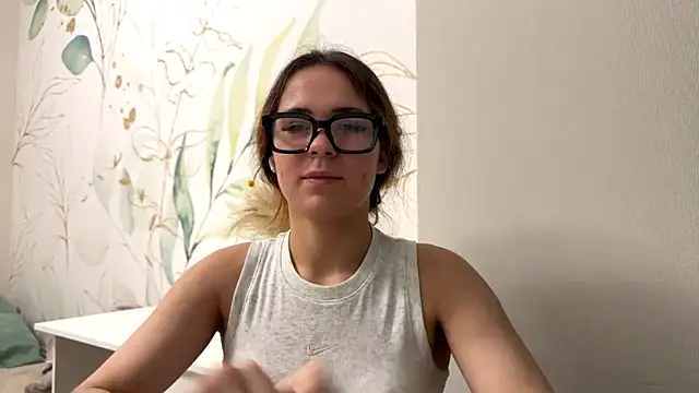 LunaAfrodita online show from 10/20/25, 05:13