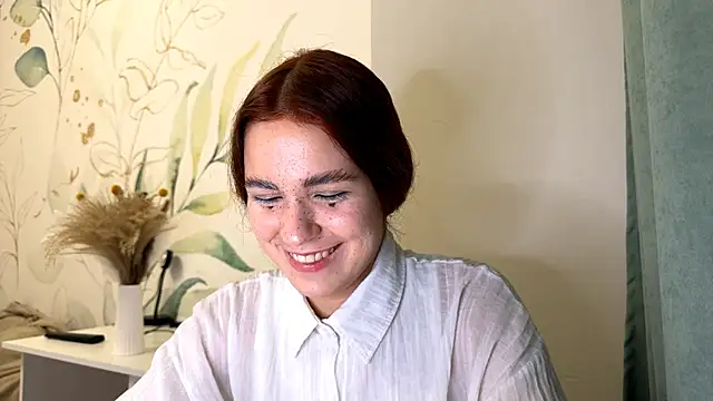 LunaAfrodita online show from 10/28/25, 05:26