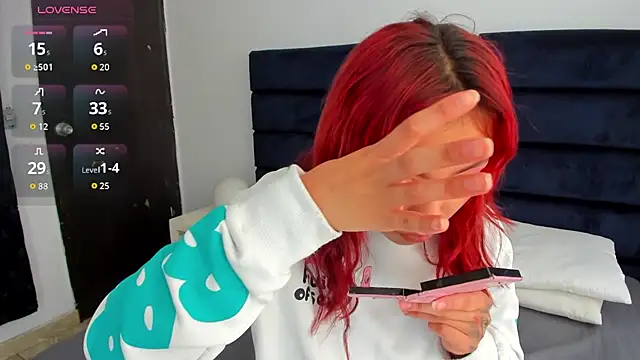 Snapshot of melanie_roux__ chatting on 11/25/25, 12:16 melanie roux online show from 11/25/25, 12:16