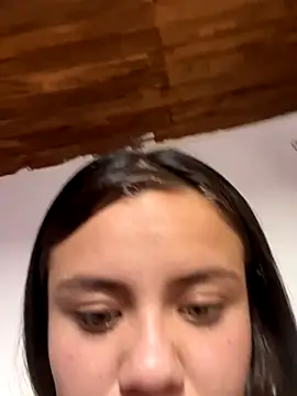 Snapshot of Dul-ci08 chatting on 10/17/25, 06:21 Dul-ci08 online show from 10/17/25, 06:21