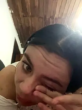 Snapshot of Dul-ci08 chatting on 10/19/25, 03:40 Dul-ci08 online show from 10/19/25, 03:40