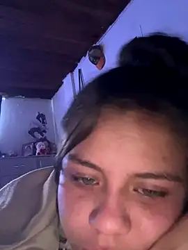 Snapshot of Dul-ci08 chatting on 10/23/25, 03:22 Dul-ci08 online show from 10/23/25, 03:22