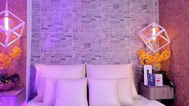 Catalina-Thompson online show from 11/11/25, 12:05