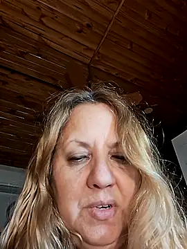 Snapshot of JennyInVegas chatting on 10/20/25, 03:40 JennyInVegas online show from 10/20/25, 03:40