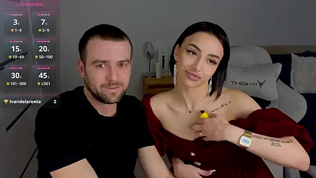 Snapshot of AdeleLaCr0ix chatting on 11/08/25, 12:05 AdeleLaCr0ix online show from 11/08/25, 12:05