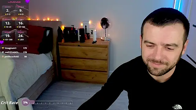 Snapshot of AdeleLaCr0ix chatting on 11/28/25, 01:36 AdeleLaCr0ix online show from 11/28/25, 01:36