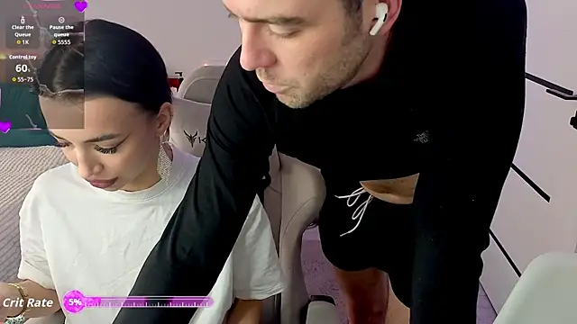 Snapshot of AdeleLaCr0ix chatting on 11/30/25, 07:12 AdeleLaCr0ix online show from 11/30/25, 07:12