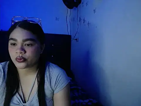 2moons full of love online show from 11/21/25, 12:10