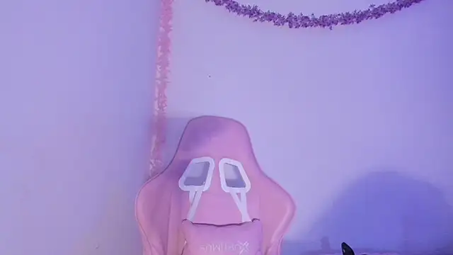 DulcineaRouse01 online show from 10/23/25, 12:32