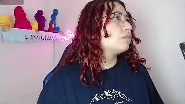 Snapshot of littlee_red chatting on 11/21/25, 08:07 littlee red online show from 11/21/25, 08:07