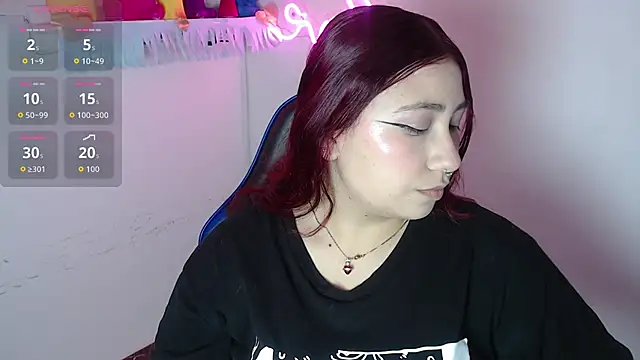 Snapshot of littlee_red chatting on 11/28/25, 08:33 littlee red online show from 11/28/25, 08:33