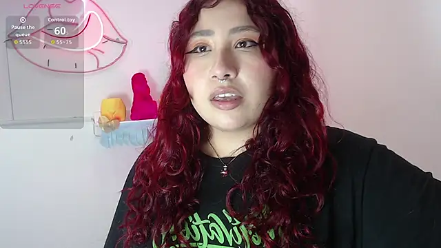 Snapshot of littlee_red chatting on 12/01/25, 08:47 littlee red online show from 12/01/25, 08:47