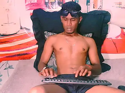 Snapshot of IndianThuggin chatting on 11/04/25, 04:50 IndianThuggin online show from 11/04/25, 04:50