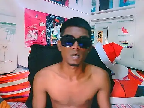 Snapshot of IndianThuggin chatting on 12/15/25, 05:39 IndianThuggin online show from 12/15/25, 05:39