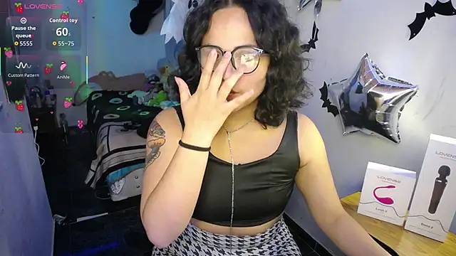 Snapshot of Ladyswap chatting on 11/08/25, 03:07 Ladyswap online show from 11/08/25, 03:07