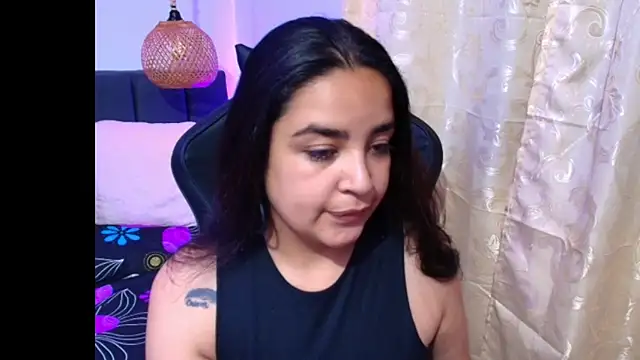 Snapshot of kathi-miler chatting on 10/26/25, 01:44 kathi-miler online show from 10/26/25, 01:44