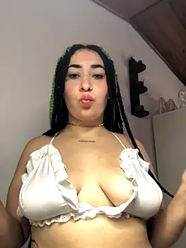 LilyRevy online show from 10/27/25, 06:56