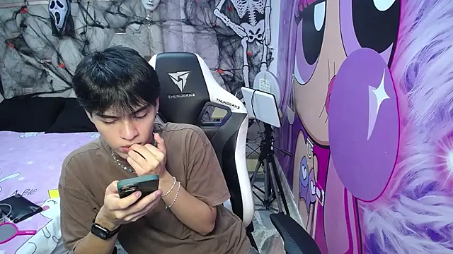 Snapshot of hyun_jin_ chatting on 10/24/25, 08:27 hyun jin  online show from 10/24/25, 08:27