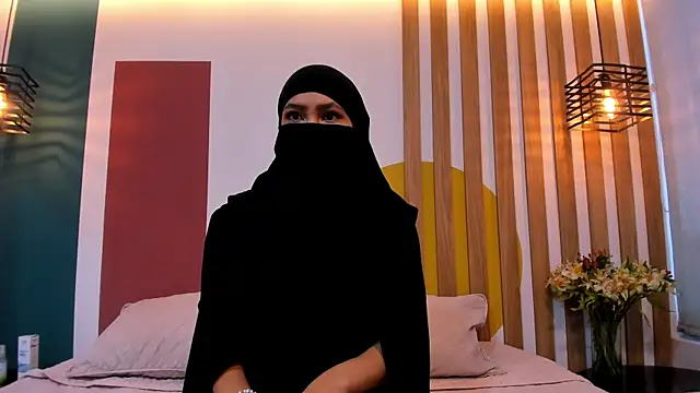 Snapshot of Zahra_Malakk chatting on 10/23/25, 12:04 Zahra Malakk online show from 10/23/25, 12:04