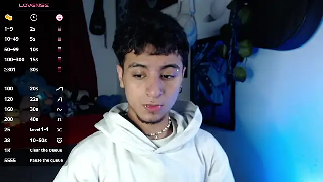 Snapshot of lukaOnline_ chatting on 10/20/25, 02:01 lukaOnline online show from 10/20/25, 02:01