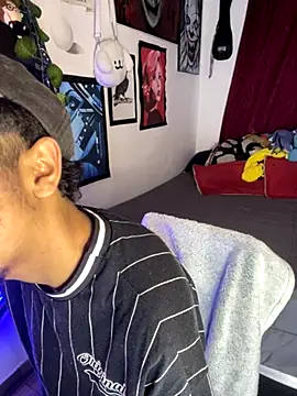 Snapshot of lukaOnline_ chatting on 10/24/25, 04:31 lukaOnline online show from 10/24/25, 04:31