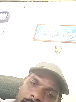 Snapshot of RNlov chatting on 10/18/25, 08:04 RNlov online show from 10/18/25, 08:04