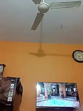 Snapshot of RNlov chatting on 10/22/25, 01:55 RNlov online show from 10/22/25, 01:55