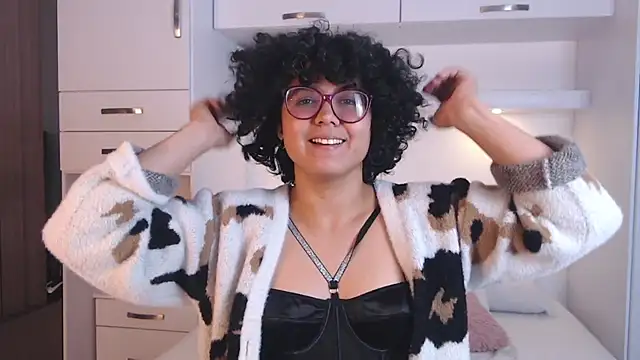 MartiRuis10 online show from 11/21/25, 09:57