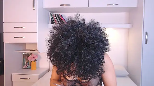 MartiRuis10 online show from 11/25/25, 10:21