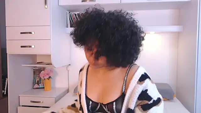 MartiRuis10 online show from 12/04/25, 12:20