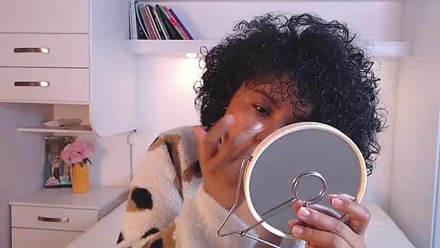 MartiRuis10 online show from 12/04/25, 10:18