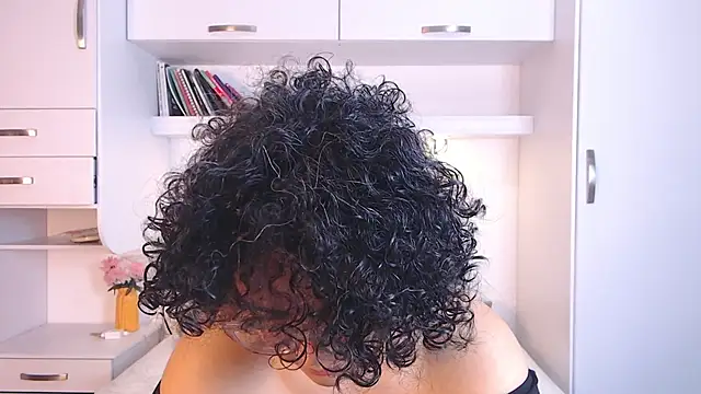 Snapshot of MartiRuis10 chatting on 12/17/25, 07:53 MartiRuis10 online show from 12/17/25, 07:53