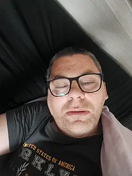 fredo75000 online show from 10/19/25, 09:43